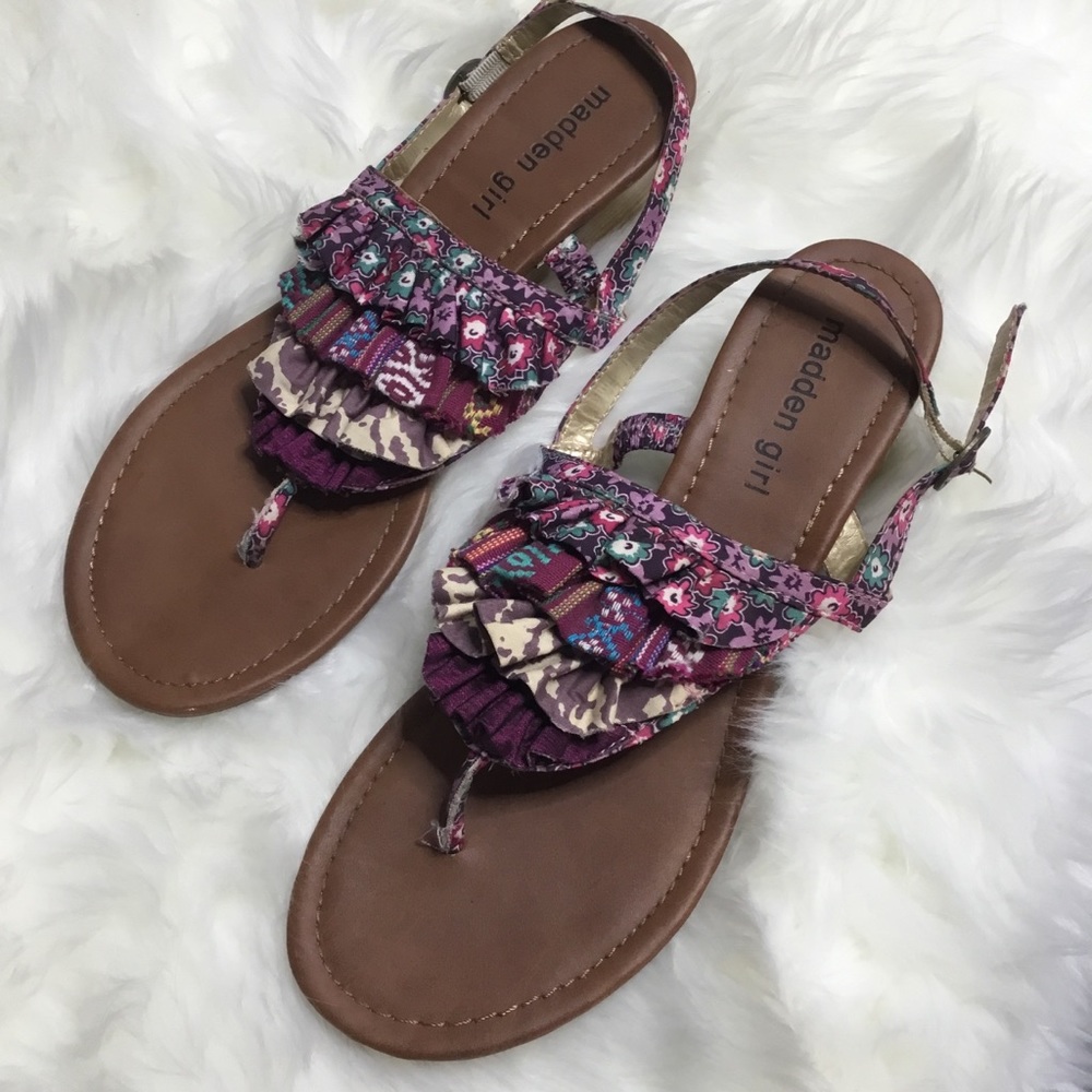 Steve Madden strappy boho ruffle sandals